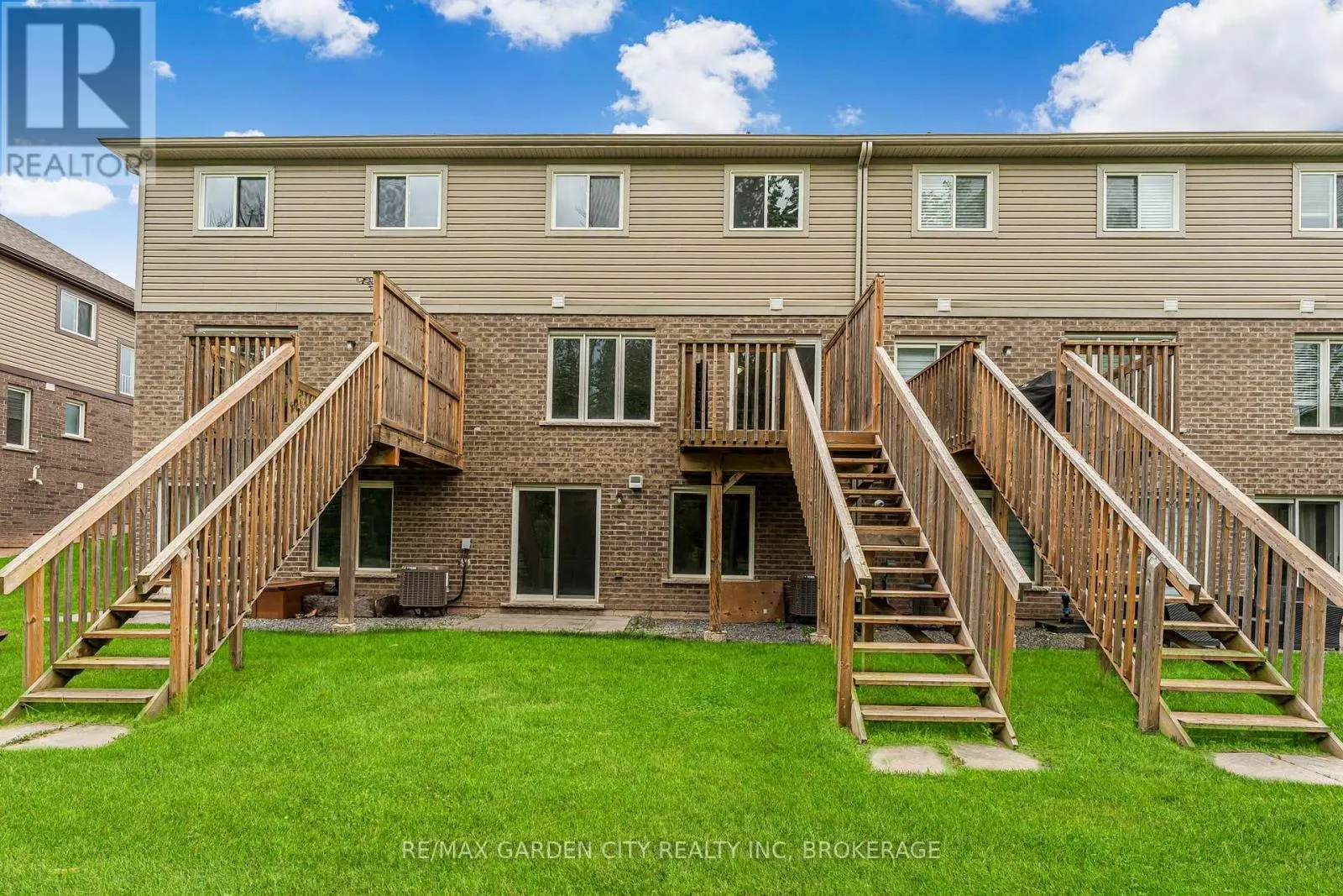 4 - 340 PROSPECT POINT ROAD N, #4