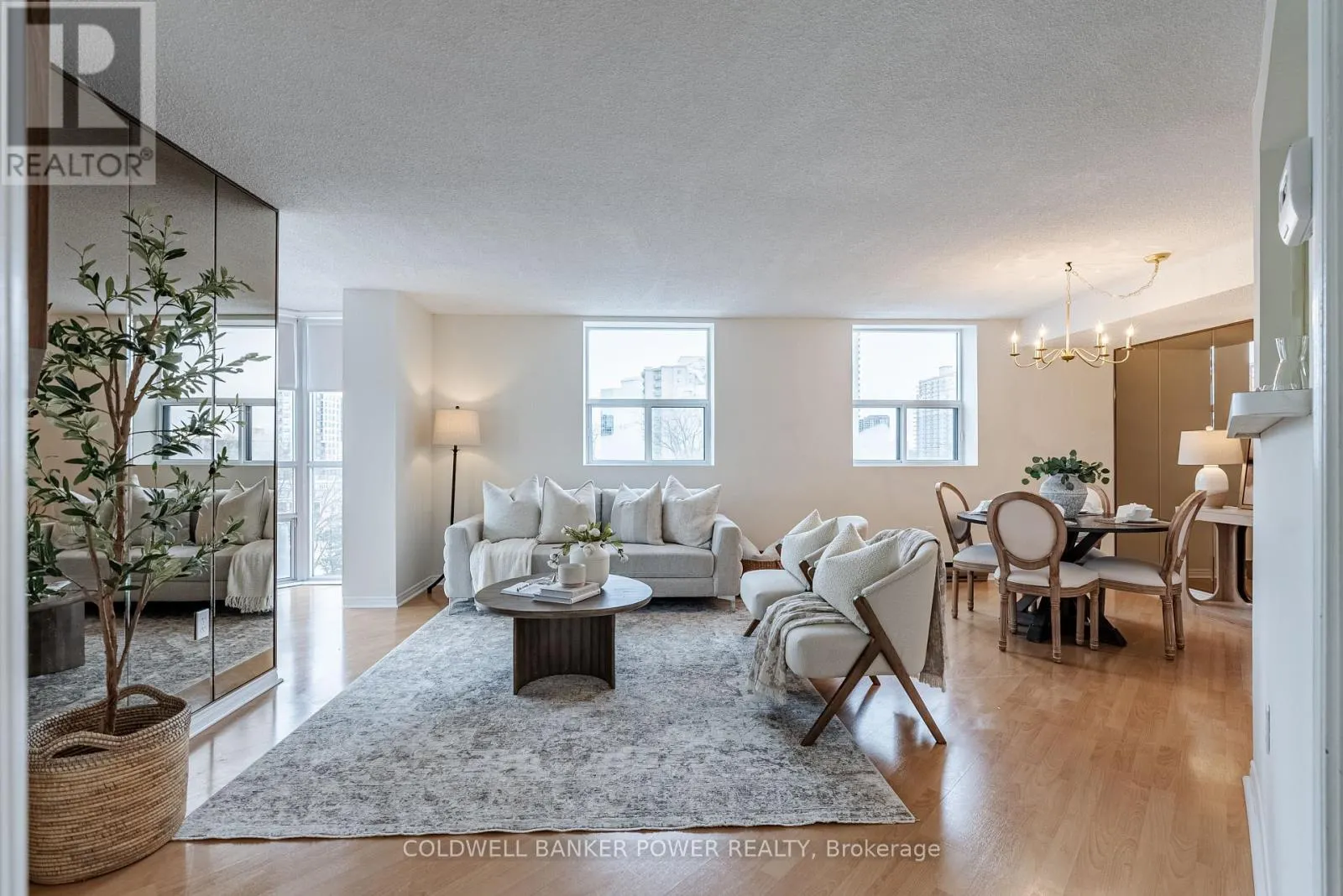 607 - 600 TALBOT STREET, #607