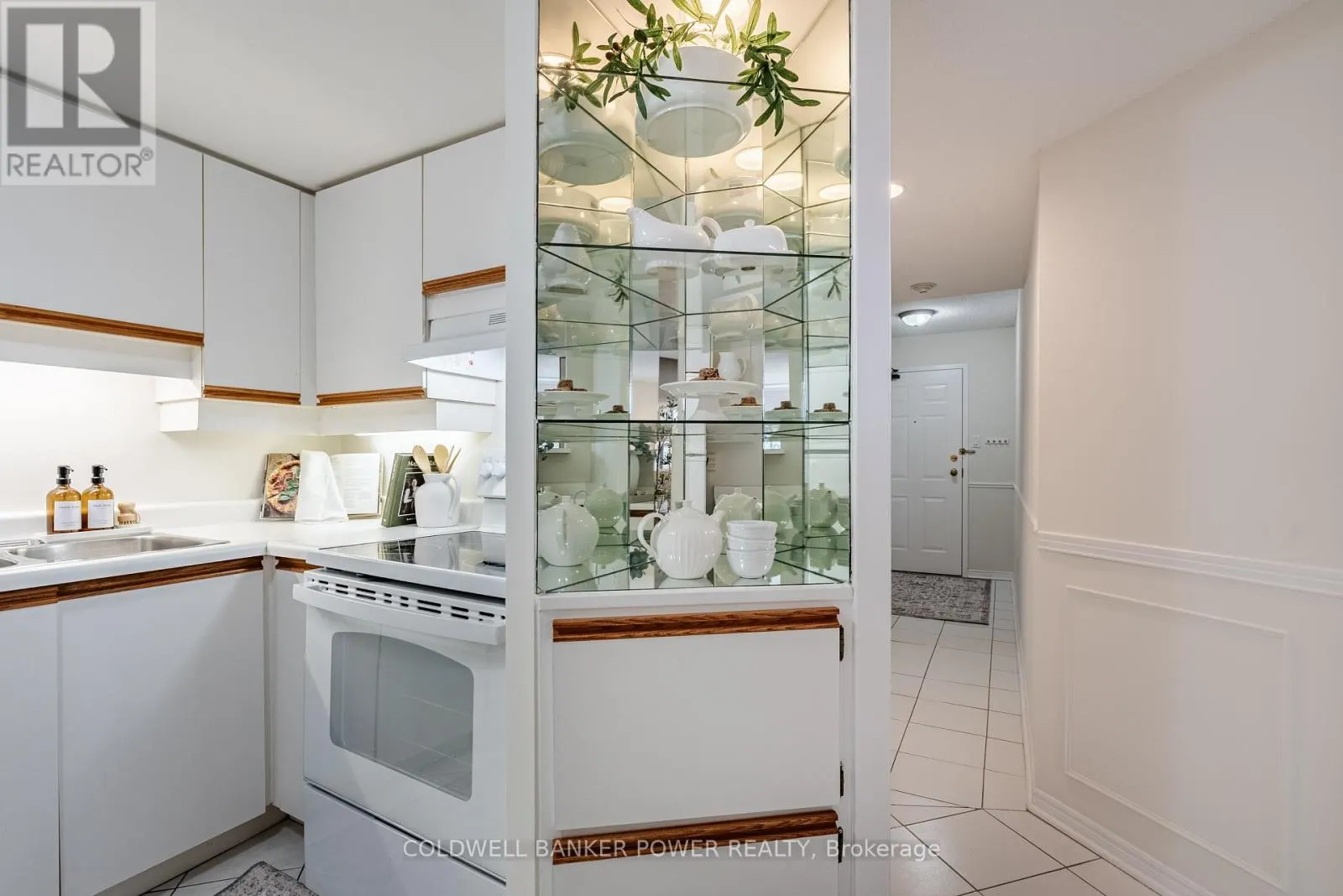 607 - 600 TALBOT STREET, #607