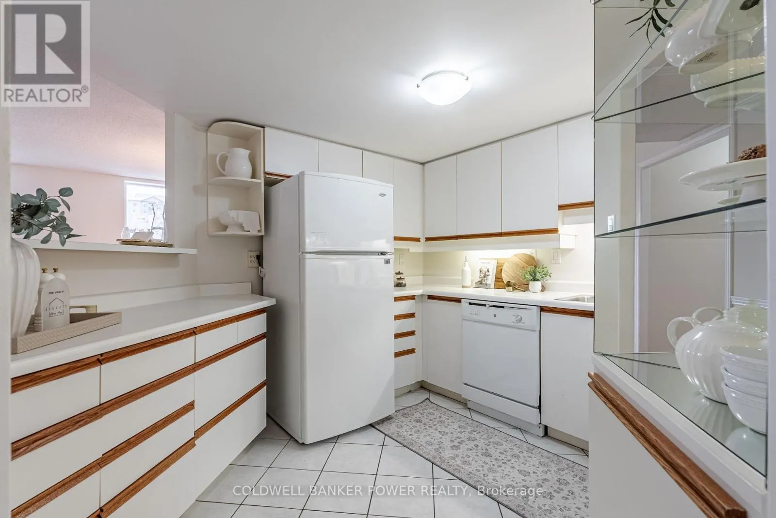 607 - 600 TALBOT STREET, #607