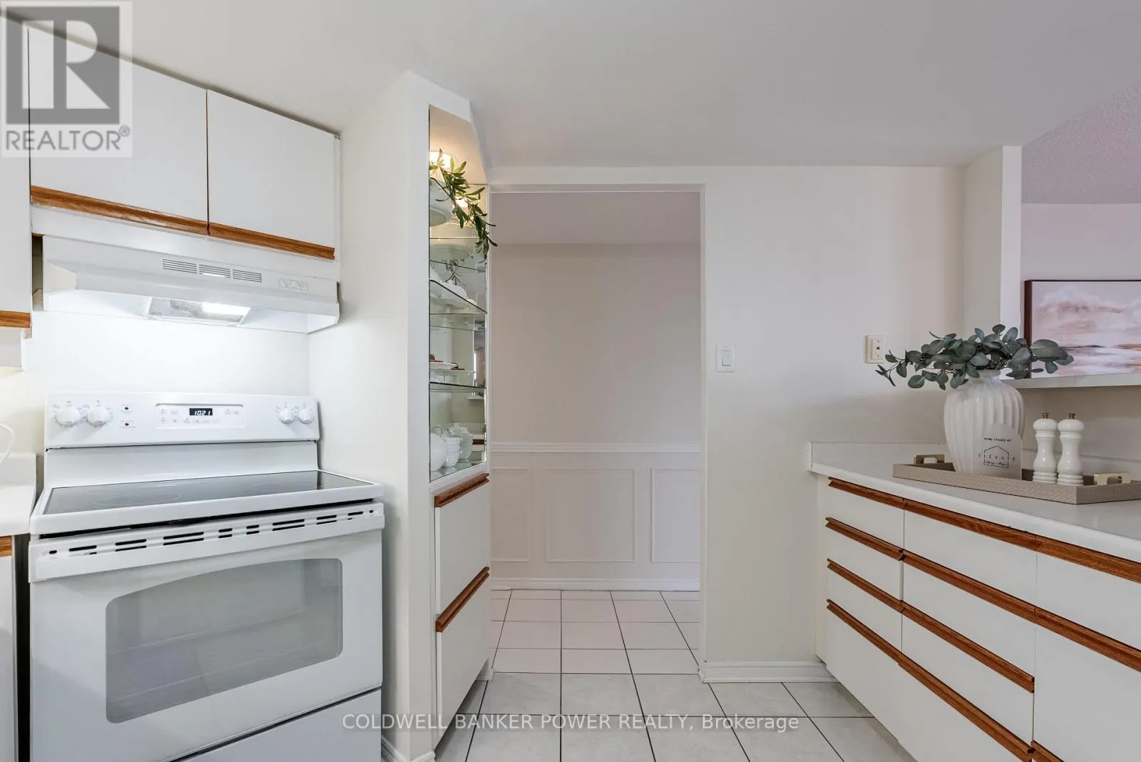 607 - 600 TALBOT STREET, #607