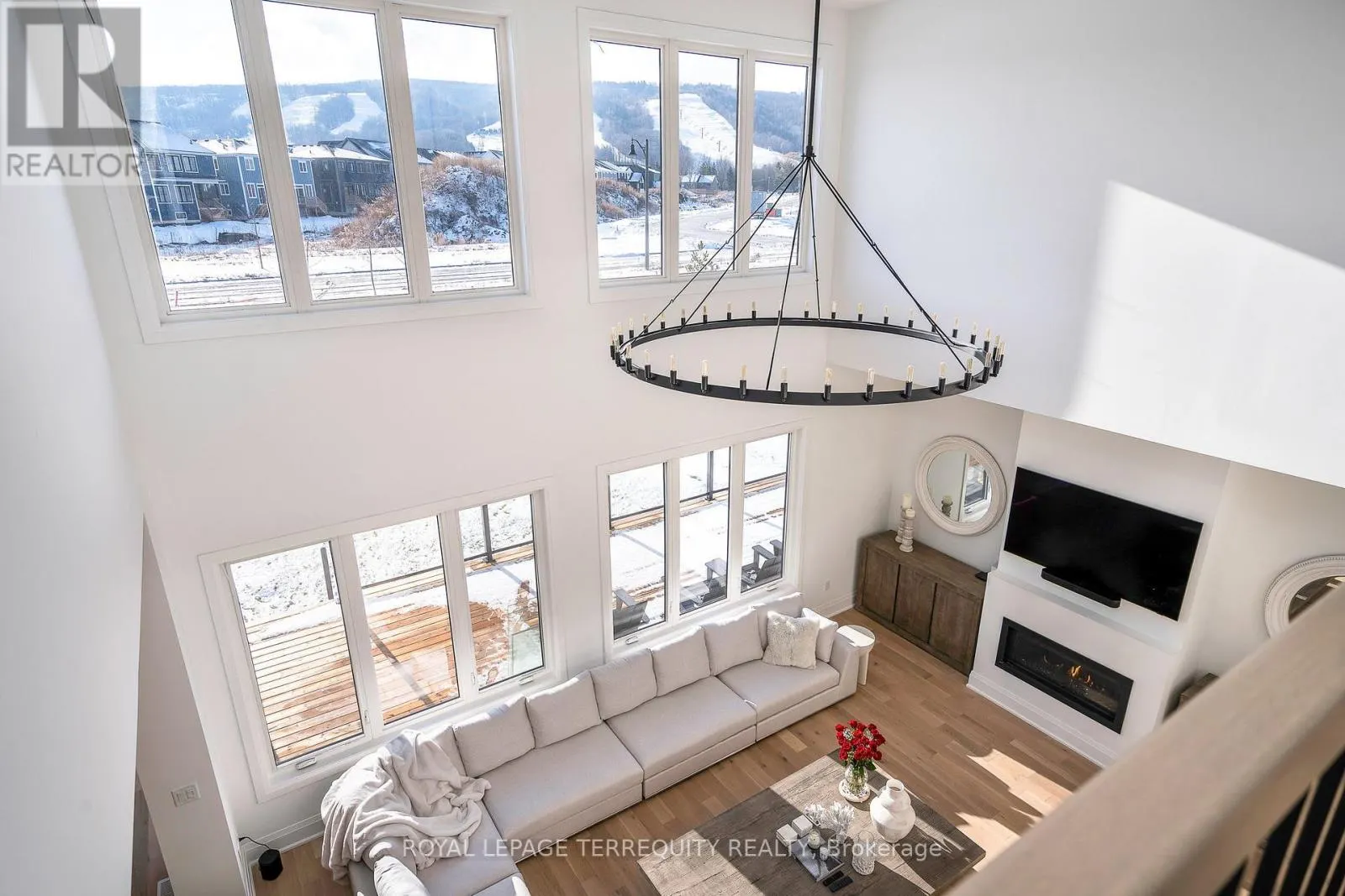 109 STILLWATER CRESCENT
