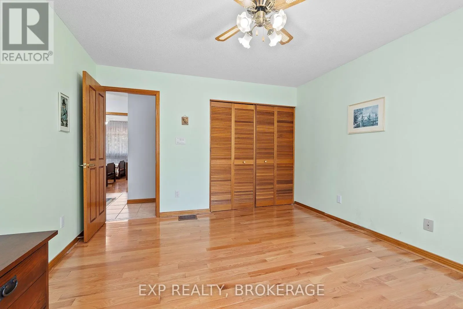 1424 COTTSMERE COURT