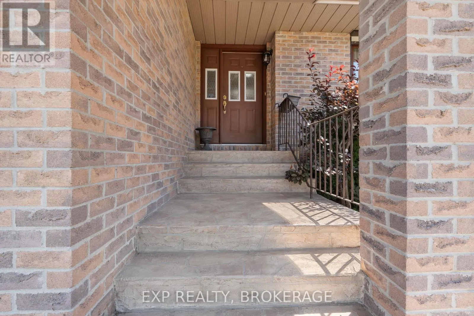 1424 COTTSMERE COURT