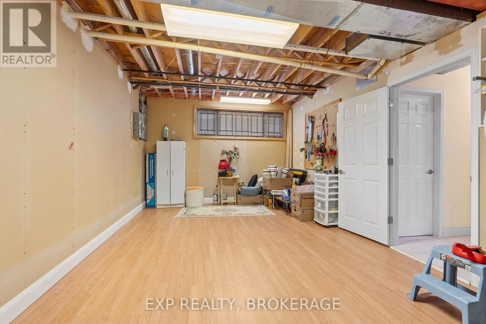 1424 COTTSMERE COURT