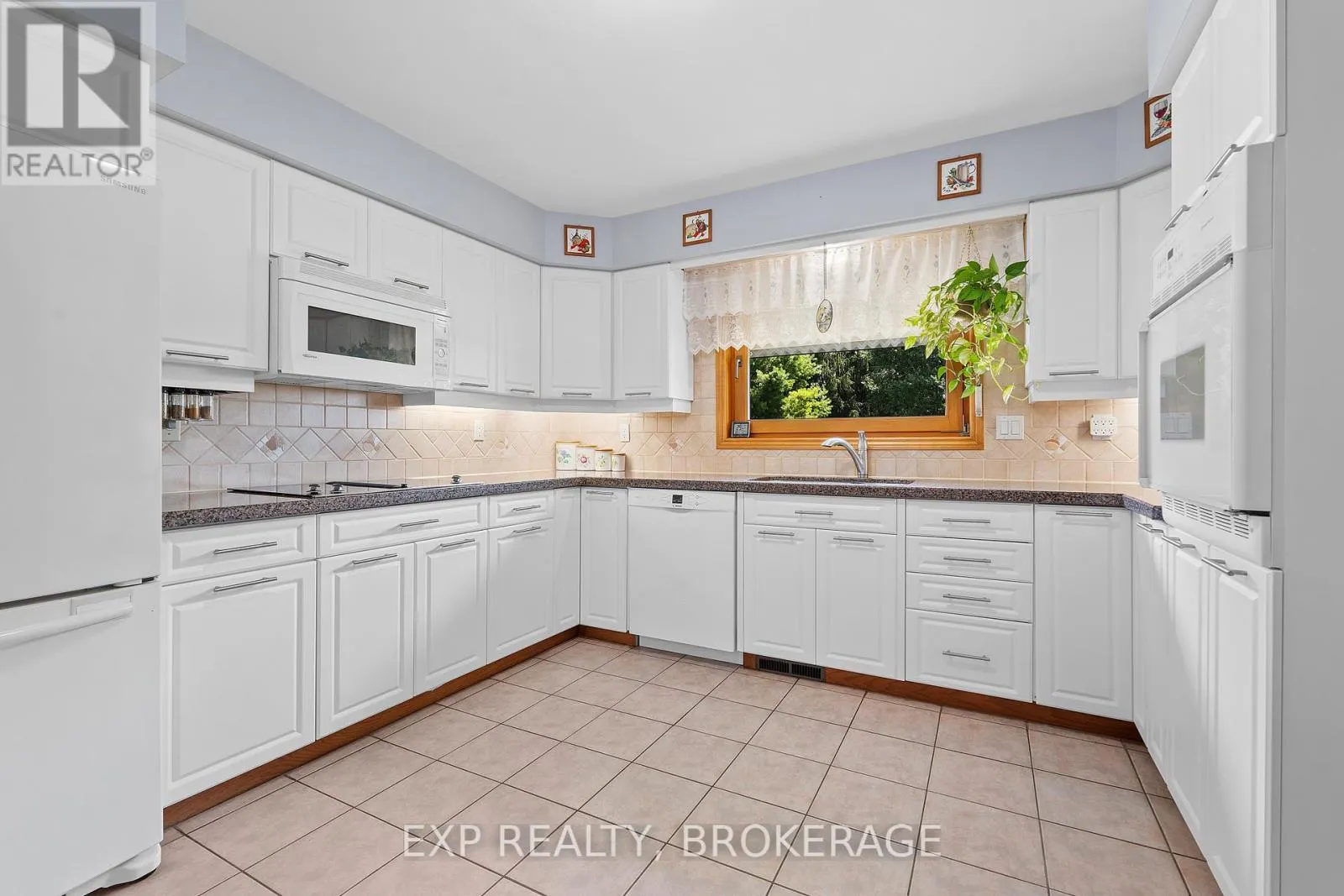 1424 COTTSMERE COURT