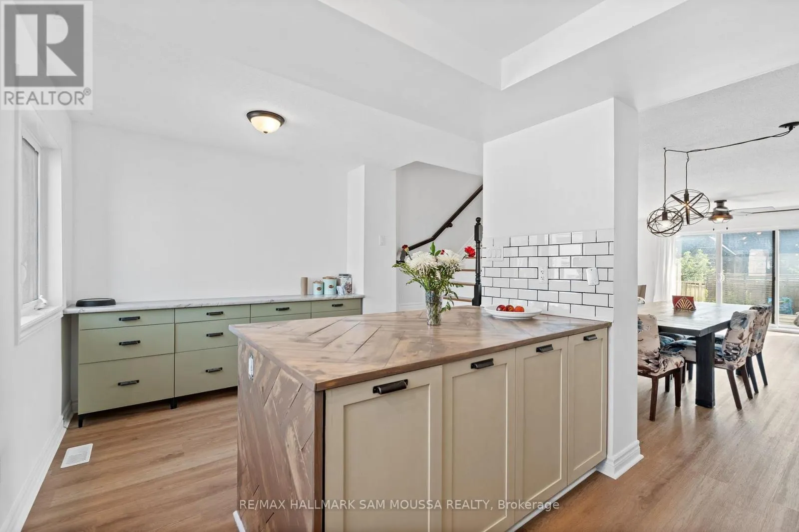 1222 LONGFIELDS DRIVE