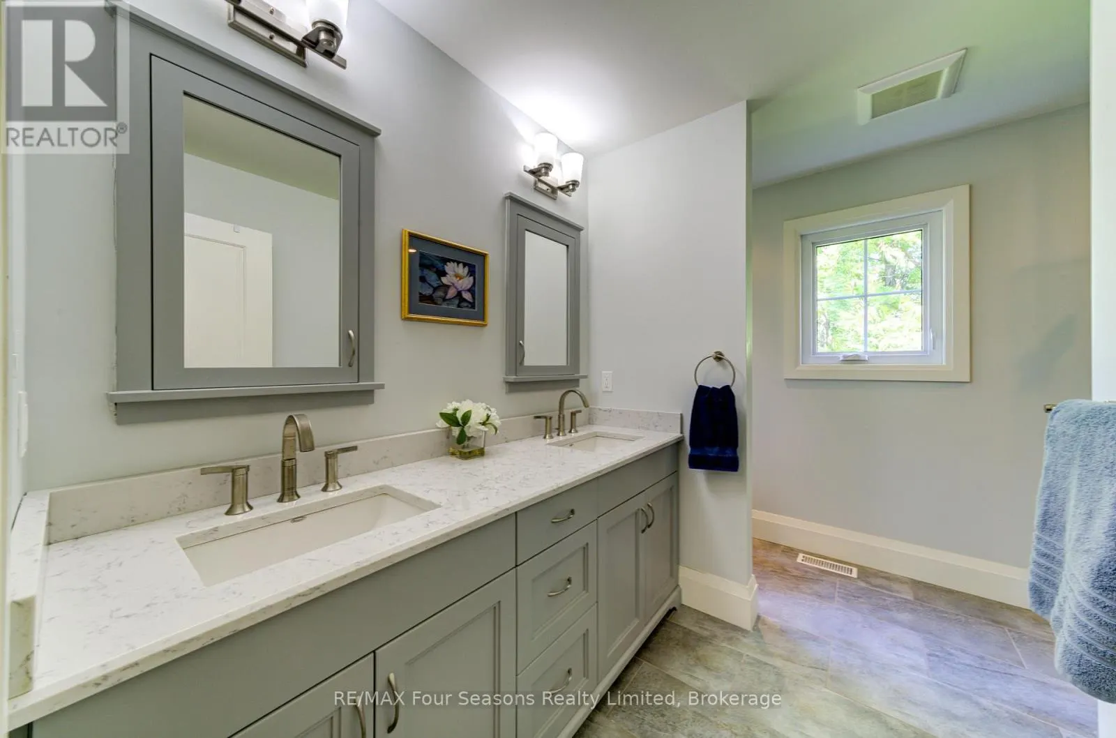 22 - 59 KING STREET E, #22