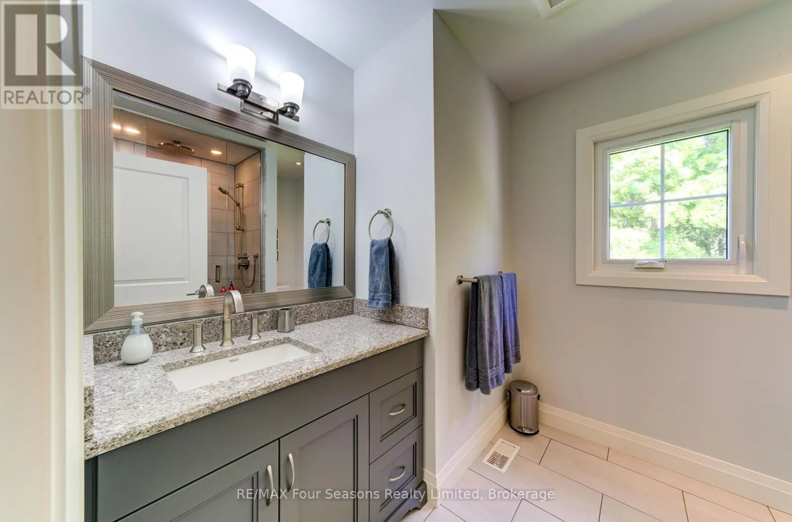 22 - 59 KING STREET E, #22