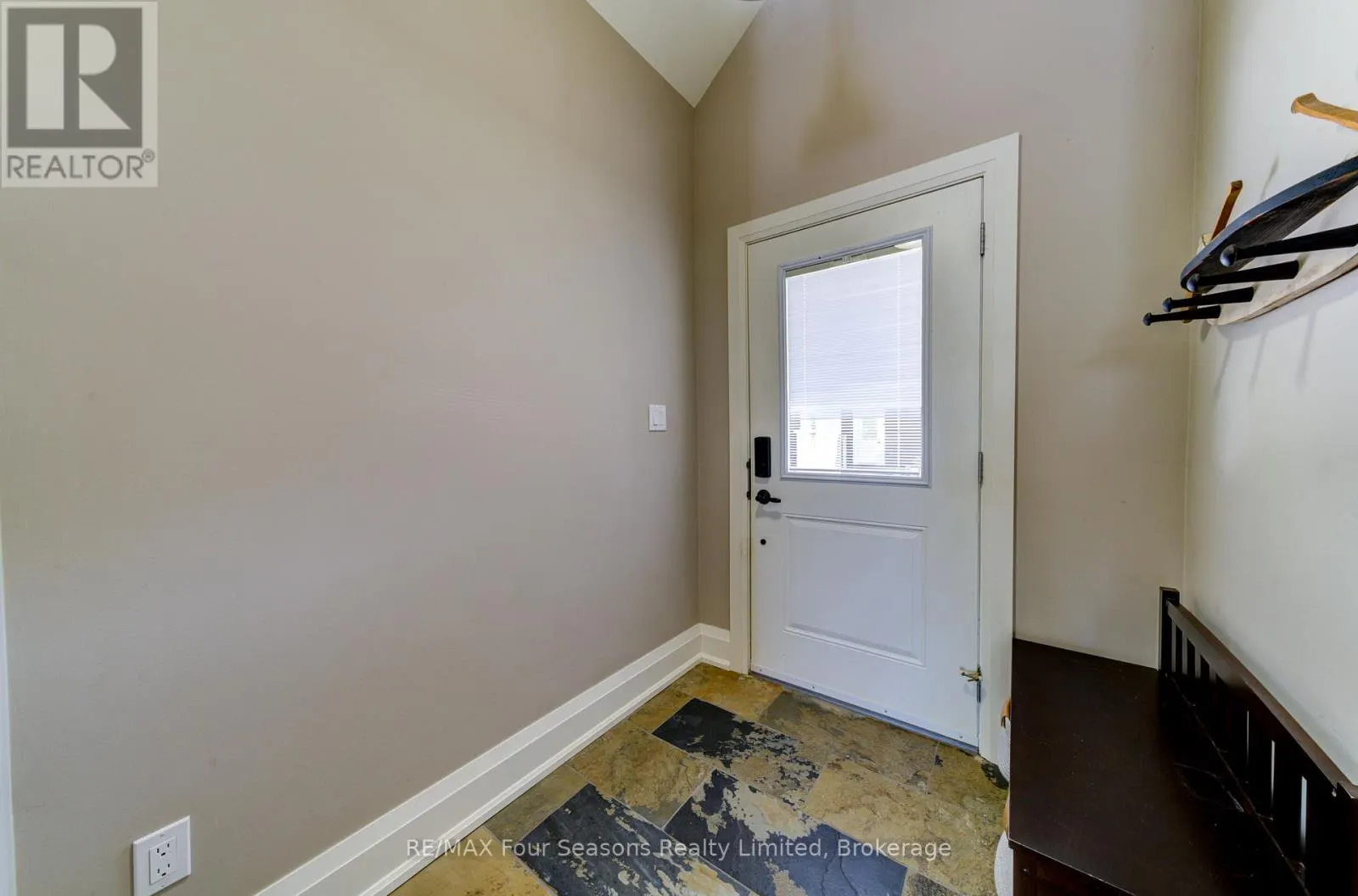 22 - 59 KING STREET E, #22
