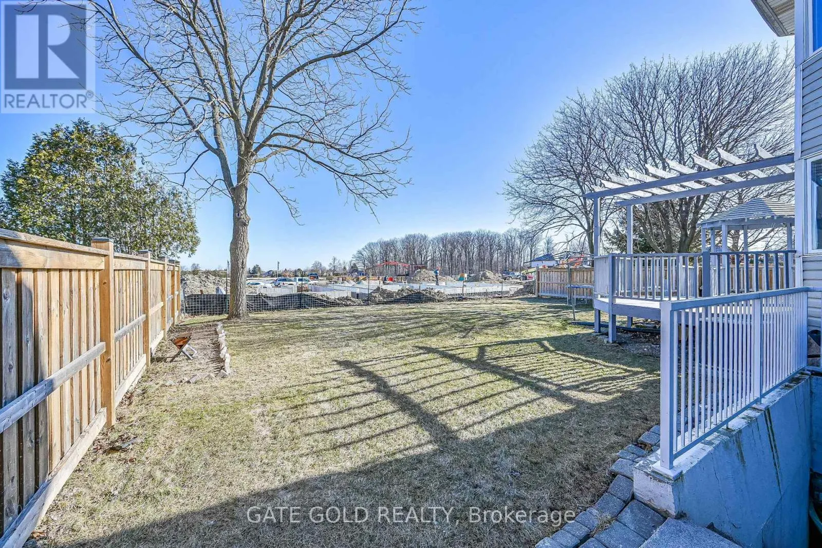 228 HIGHLAND ROAD W