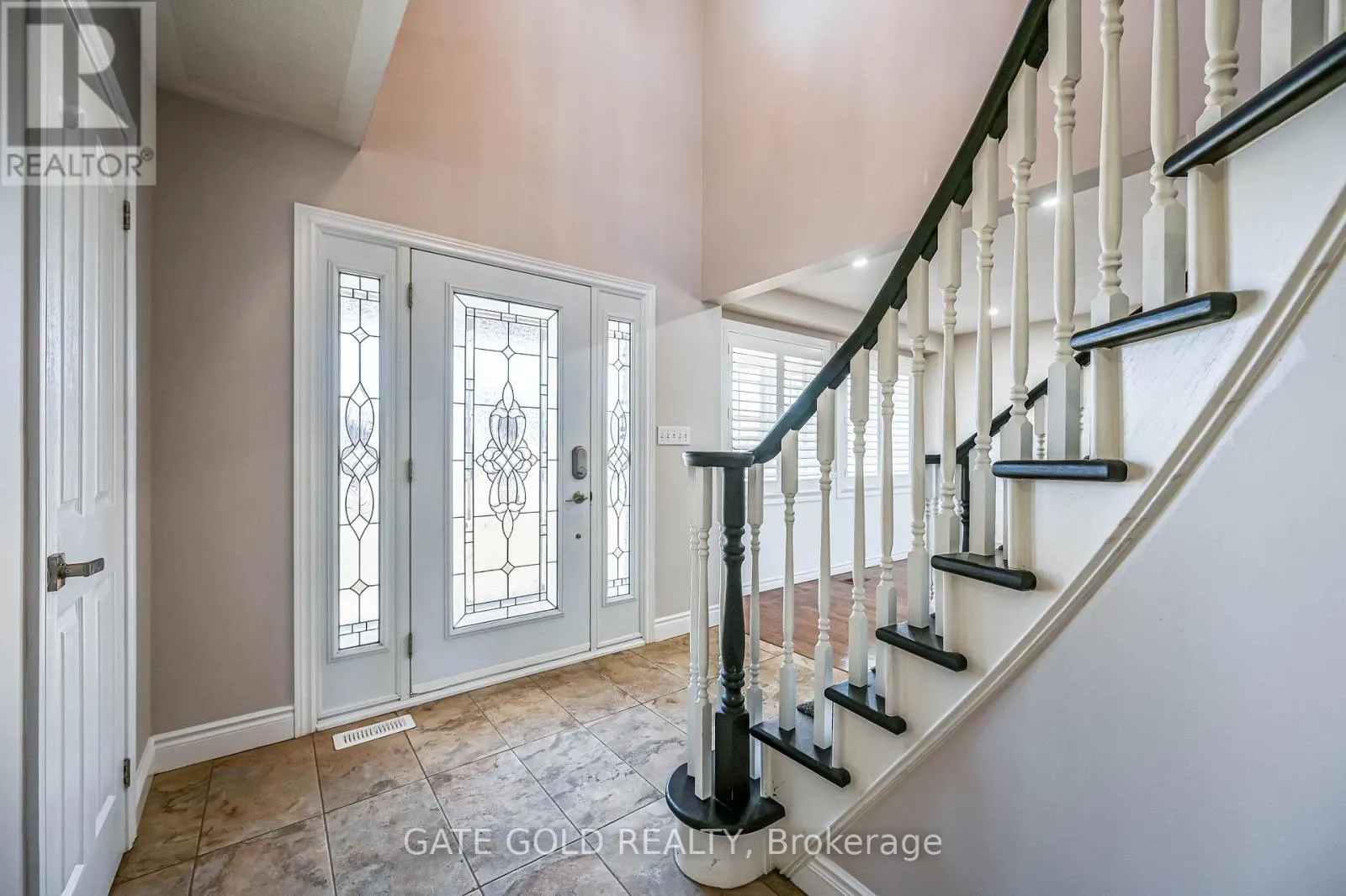 228 HIGHLAND ROAD W