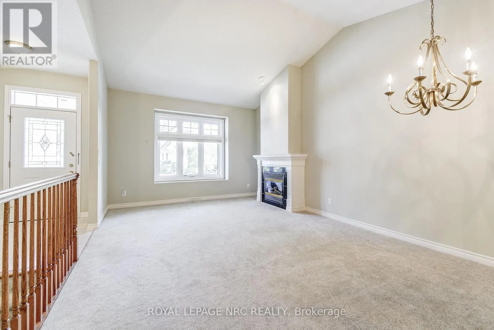 12 - 92 LORETTA DRIVE, #12
