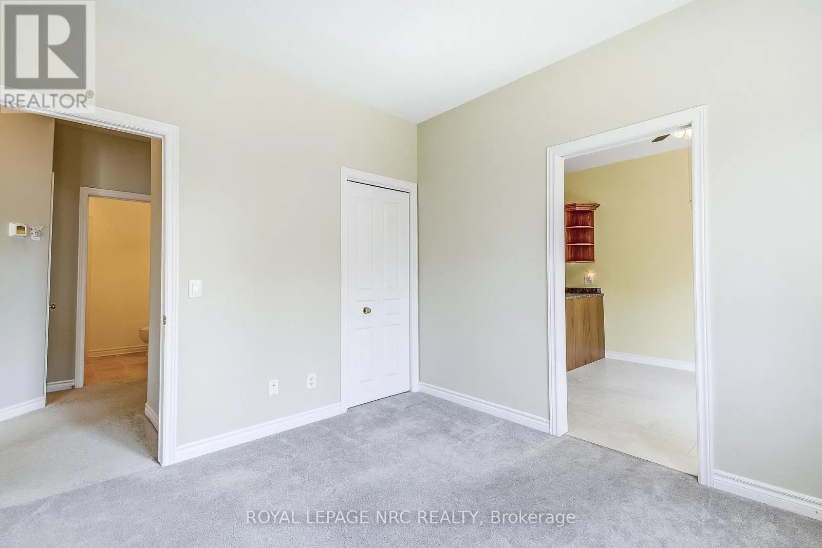 12 - 92 LORETTA DRIVE, #12