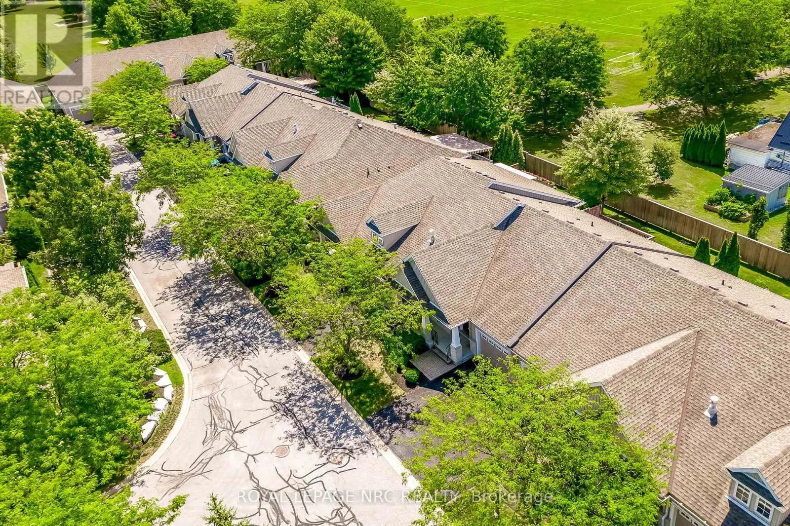 12 - 92 LORETTA DRIVE, #12
