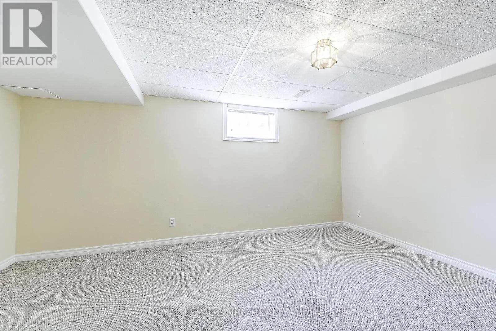 12 - 92 LORETTA DRIVE, #12