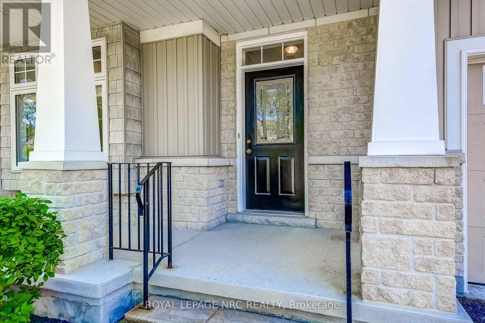 12 - 92 LORETTA DRIVE, #12