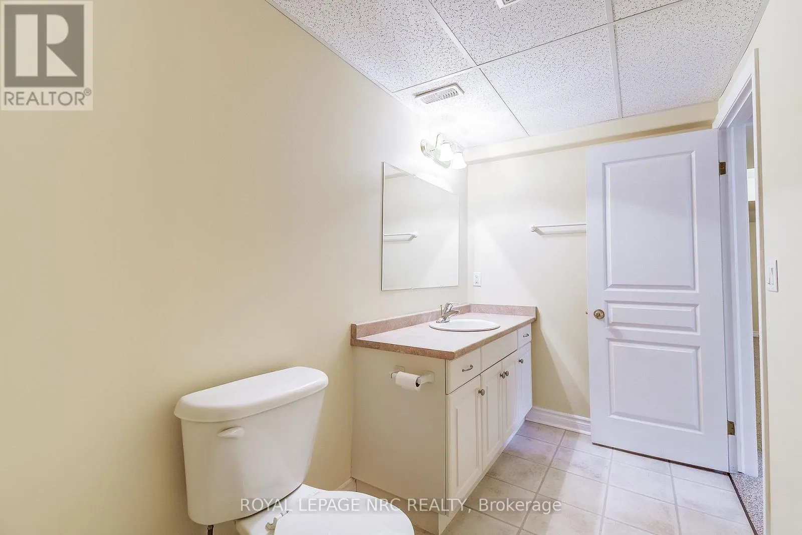12 - 92 LORETTA DRIVE, #12