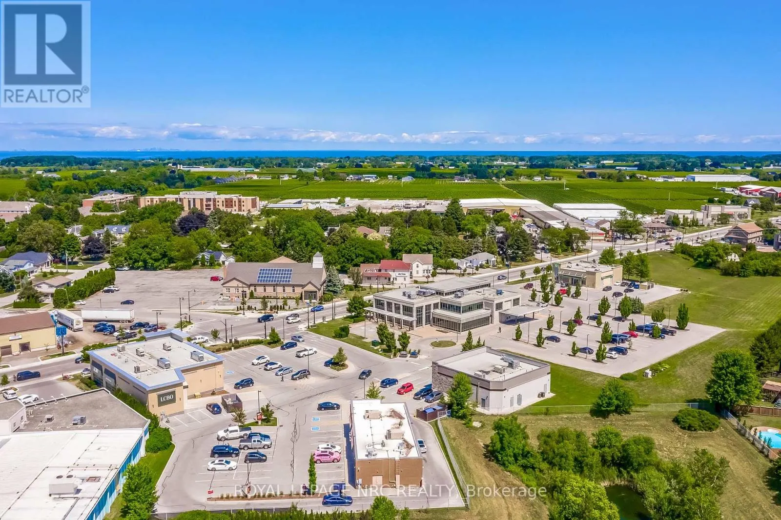12 - 92 LORETTA DRIVE, #12