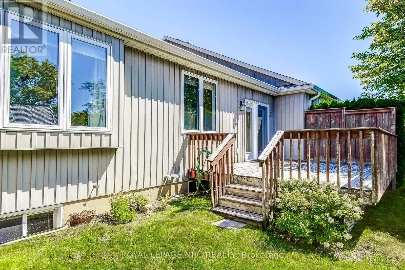 12 - 92 LORETTA DRIVE, #12