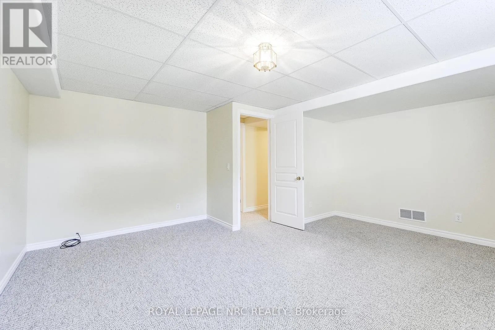 12 - 92 LORETTA DRIVE, #12