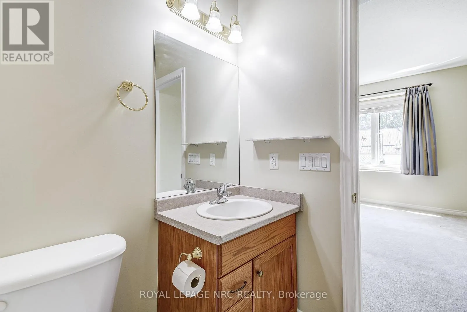 12 - 92 LORETTA DRIVE, #12