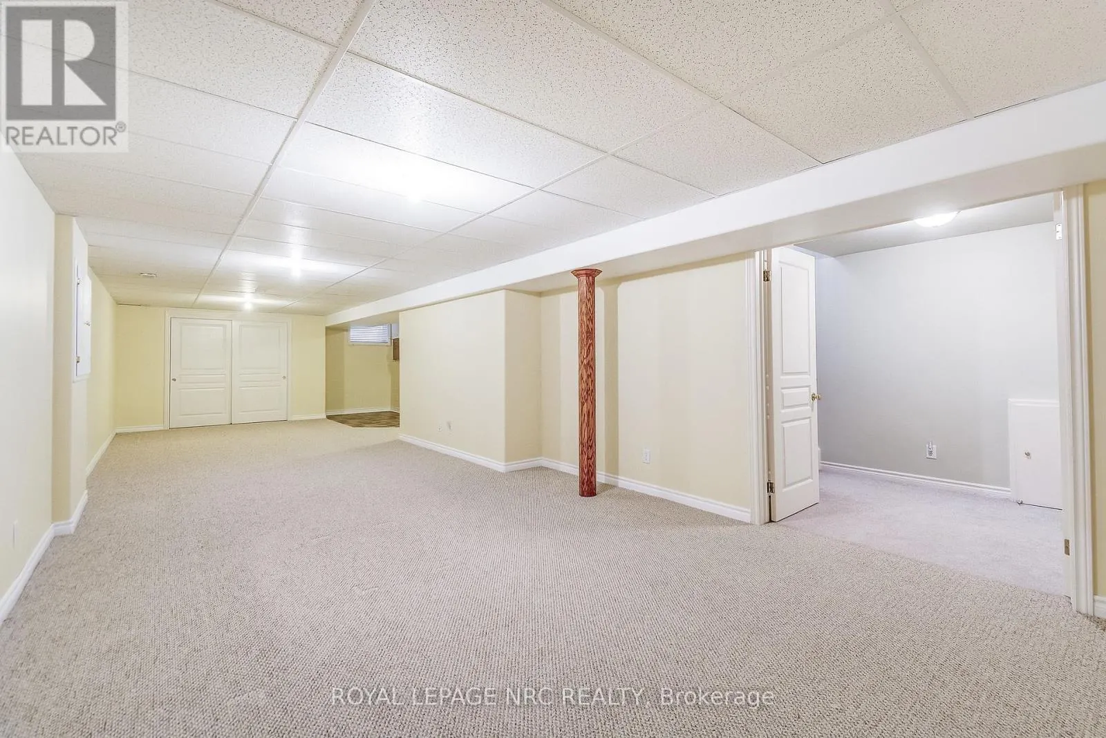 12 - 92 LORETTA DRIVE, #12