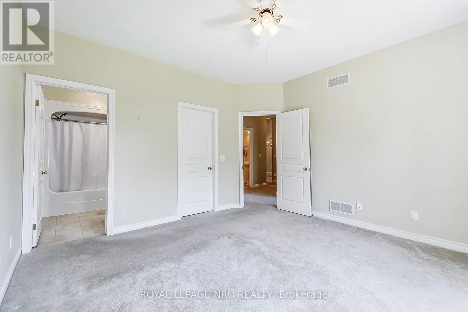 12 - 92 LORETTA DRIVE, #12