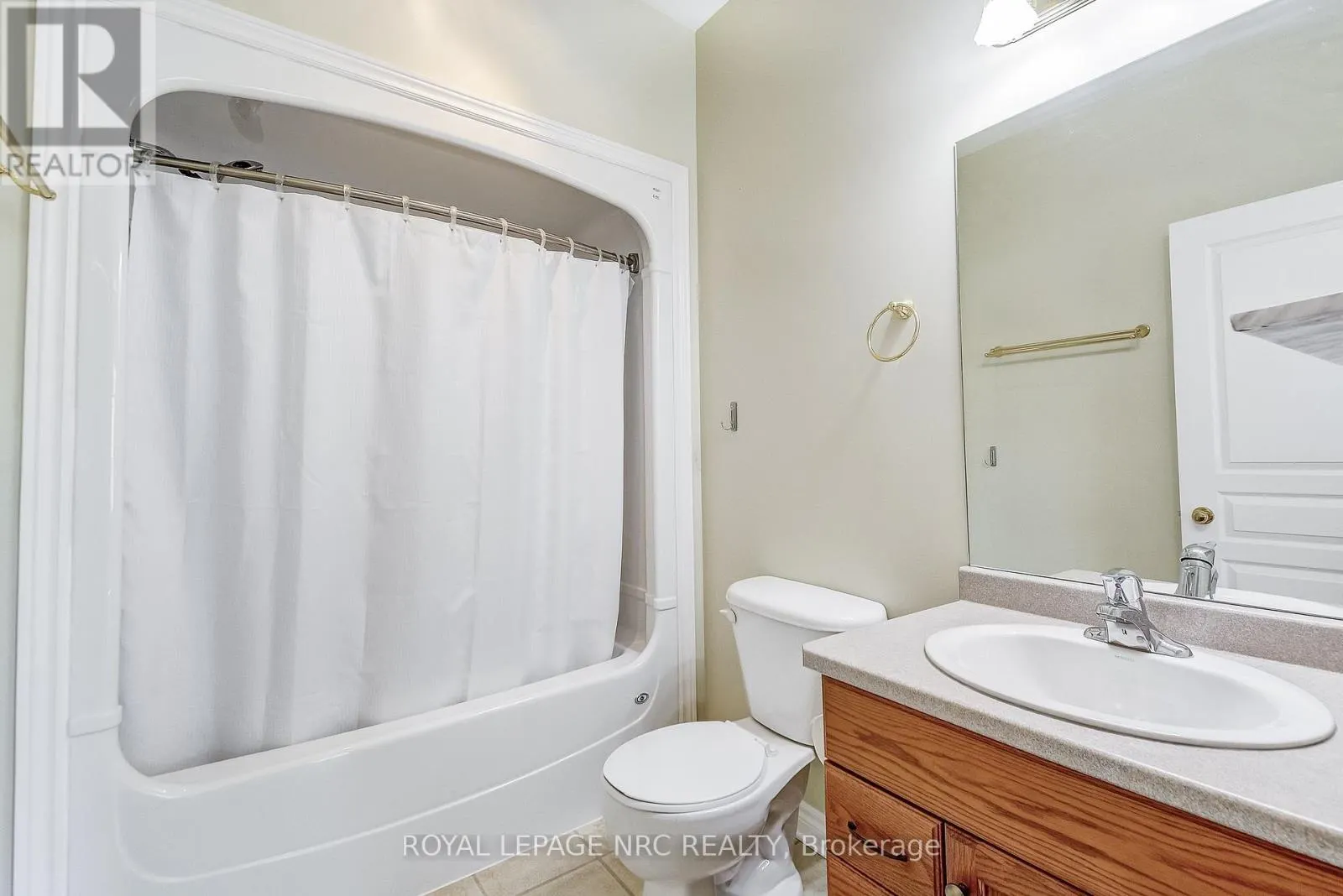 12 - 92 LORETTA DRIVE, #12