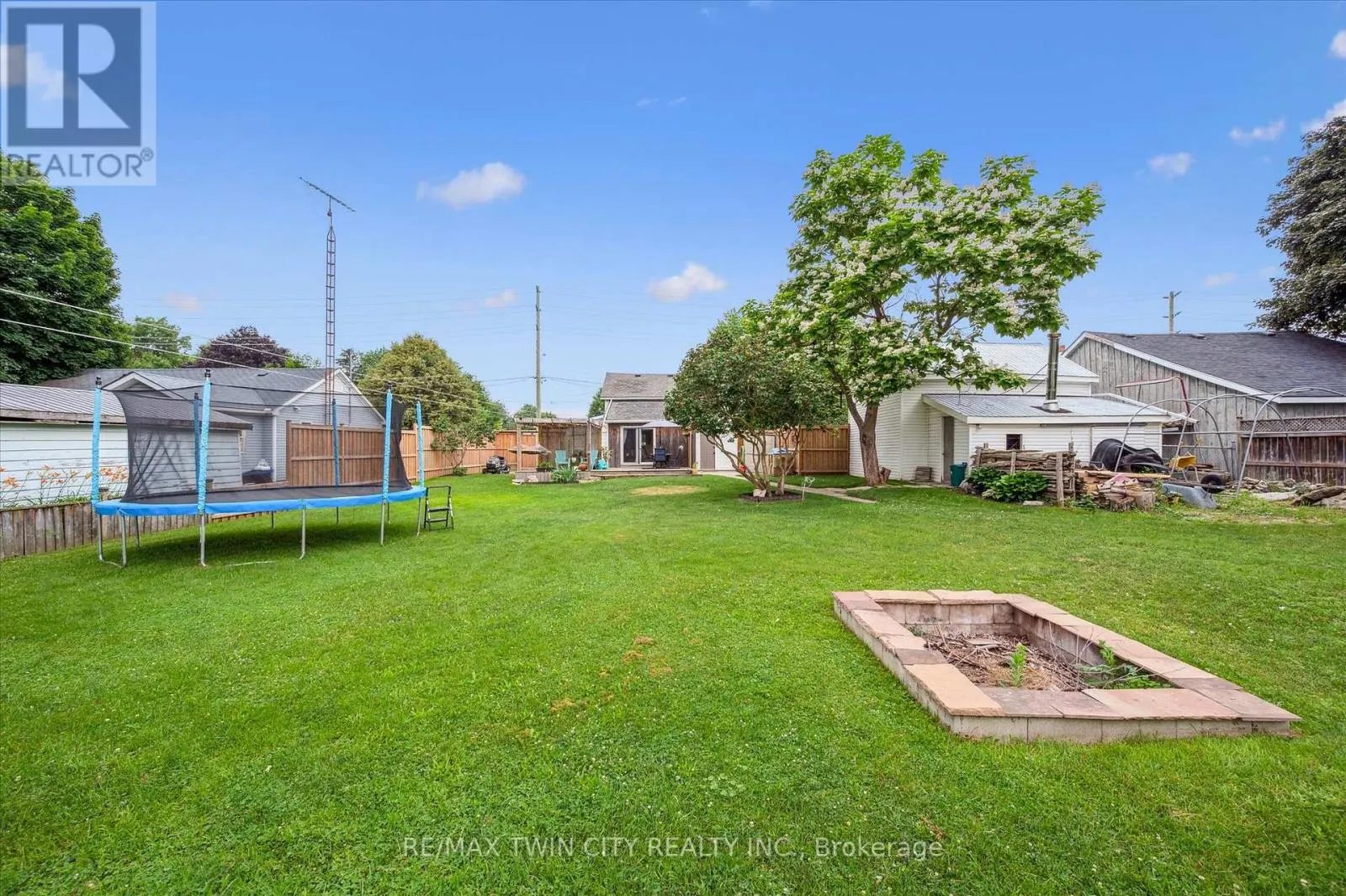 999 NORTHFIELD DRIVE E