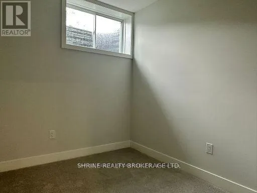 1 - 990 DEVERON CRESCENT, #1
