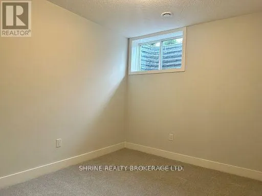 1 - 990 DEVERON CRESCENT, #1