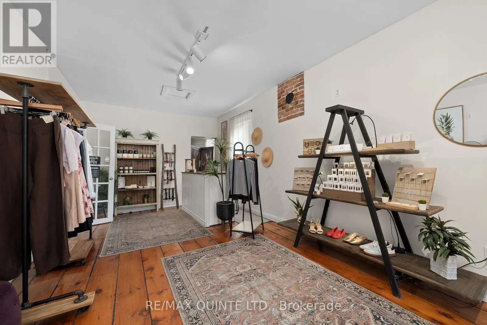 286 BLOOMFIELD MAIN STREET