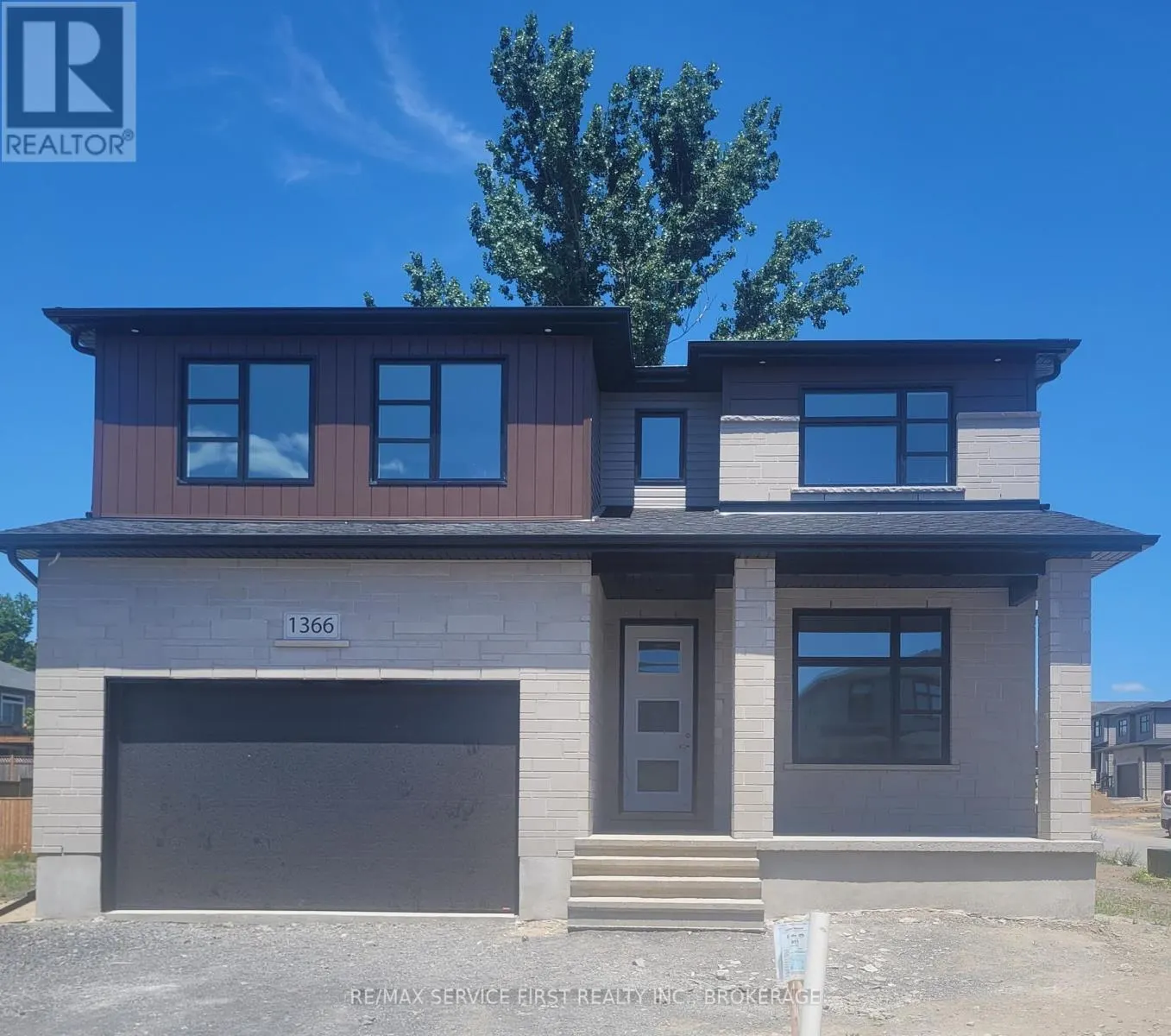 1366 WOODFIELD CRESCENT