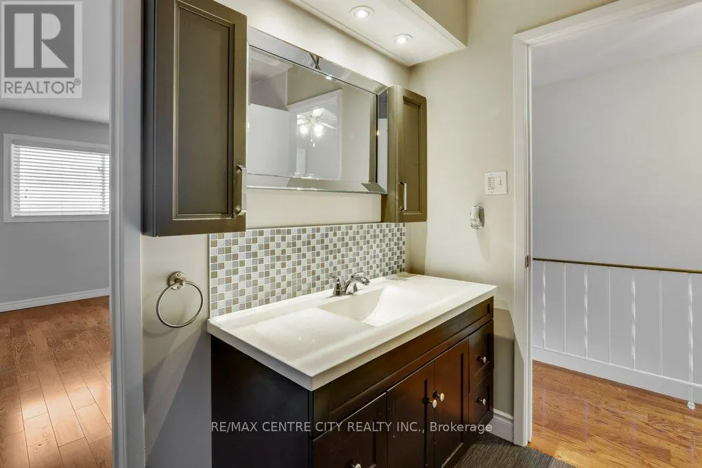 100 - 1328 COMMISSIONERS ROAD W, #100