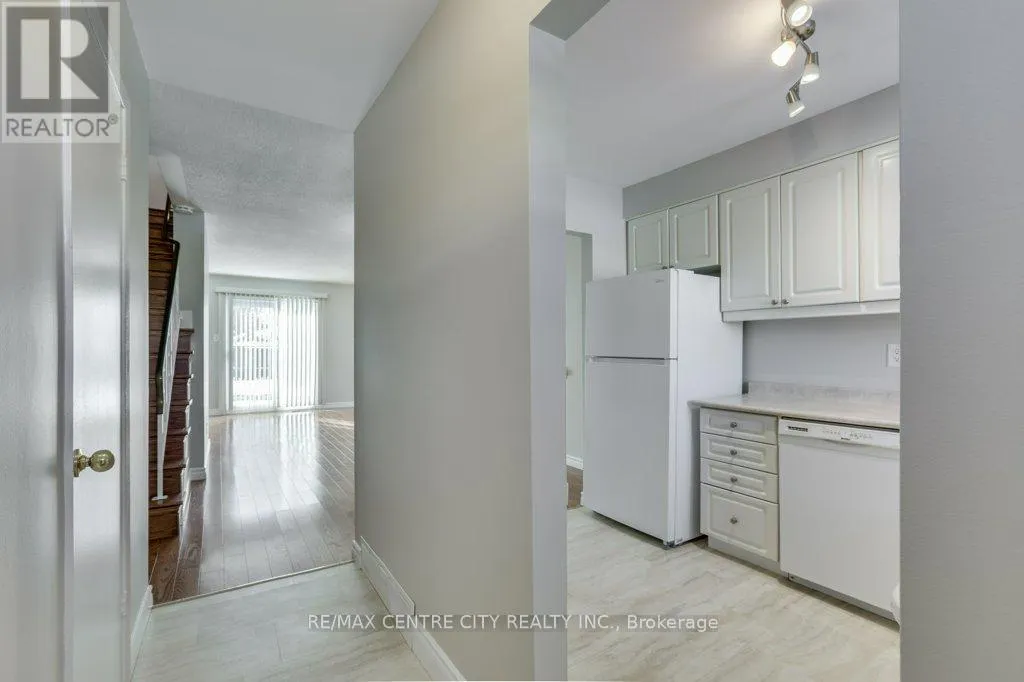 100 - 1328 COMMISSIONERS ROAD W, #100
