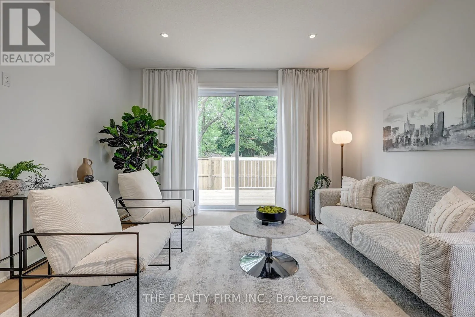 8 - 85 FOREST STREET, #8