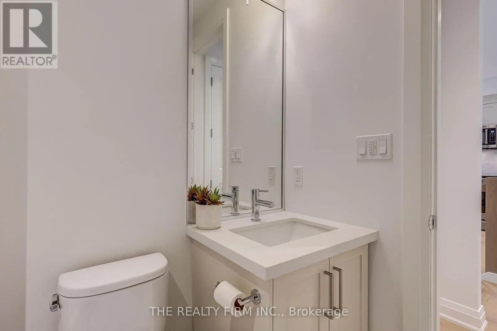 8 - 85 FOREST STREET, #8