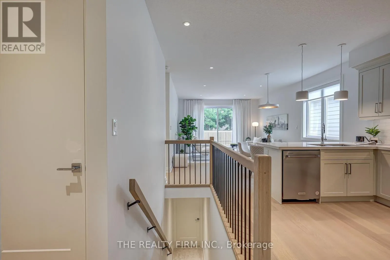 8 - 85 FOREST STREET, #8