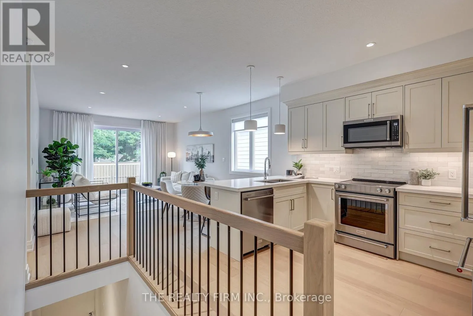 8 - 85 FOREST STREET, #8
