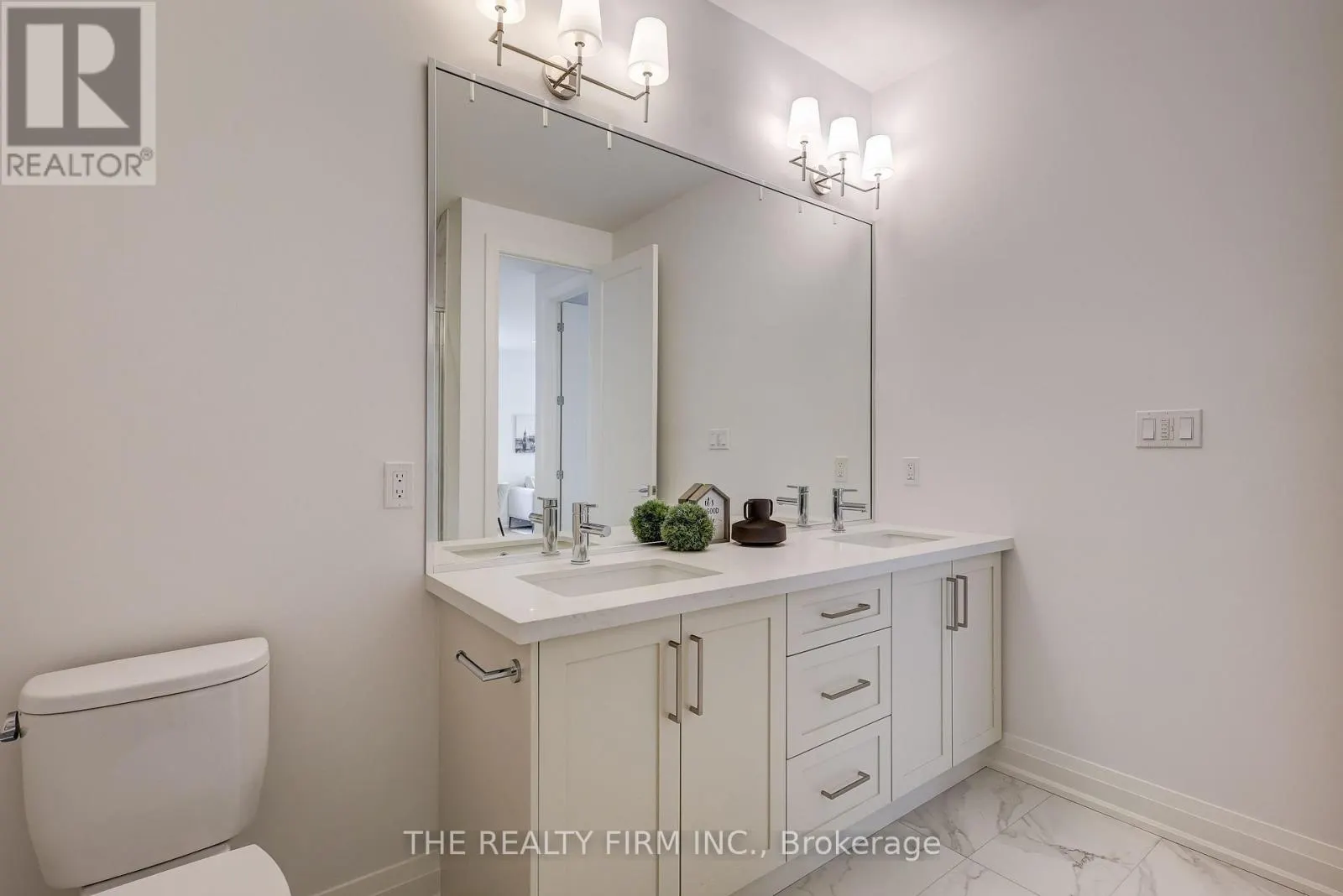 8 - 85 FOREST STREET, #8