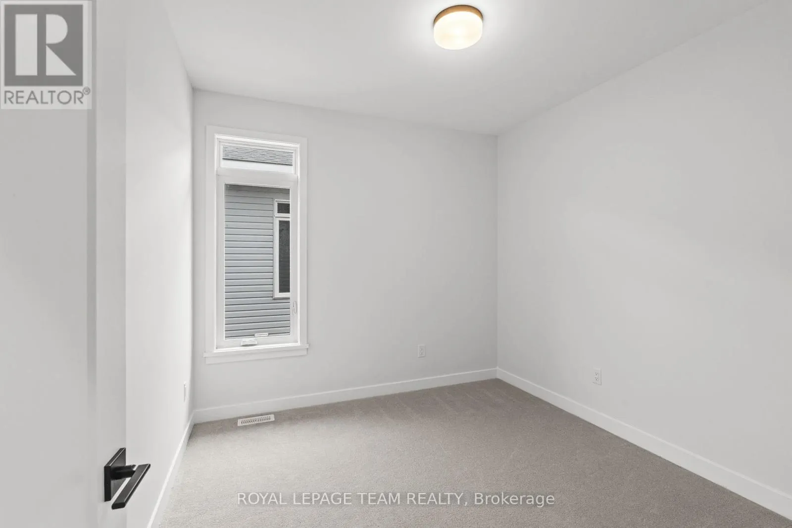 1053 MOORE STREET