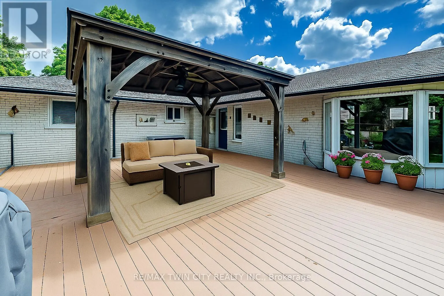 28 ELMHURST CRESCENT