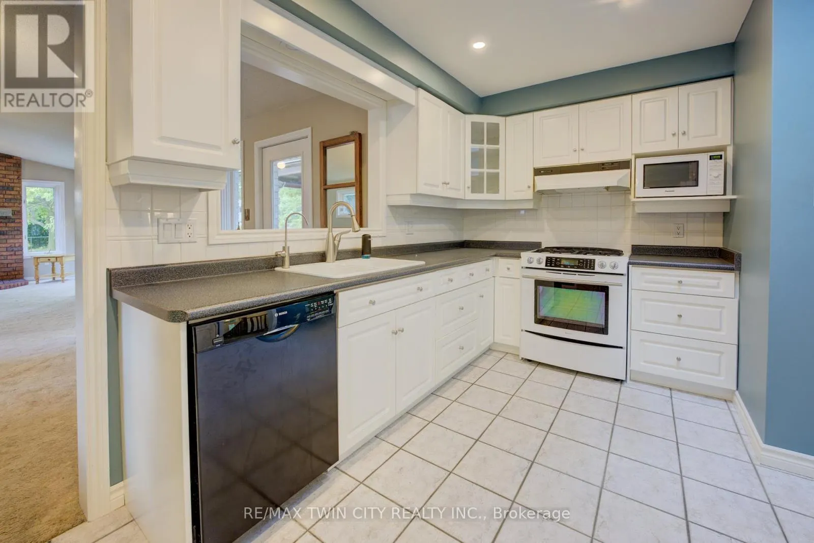28 ELMHURST CRESCENT