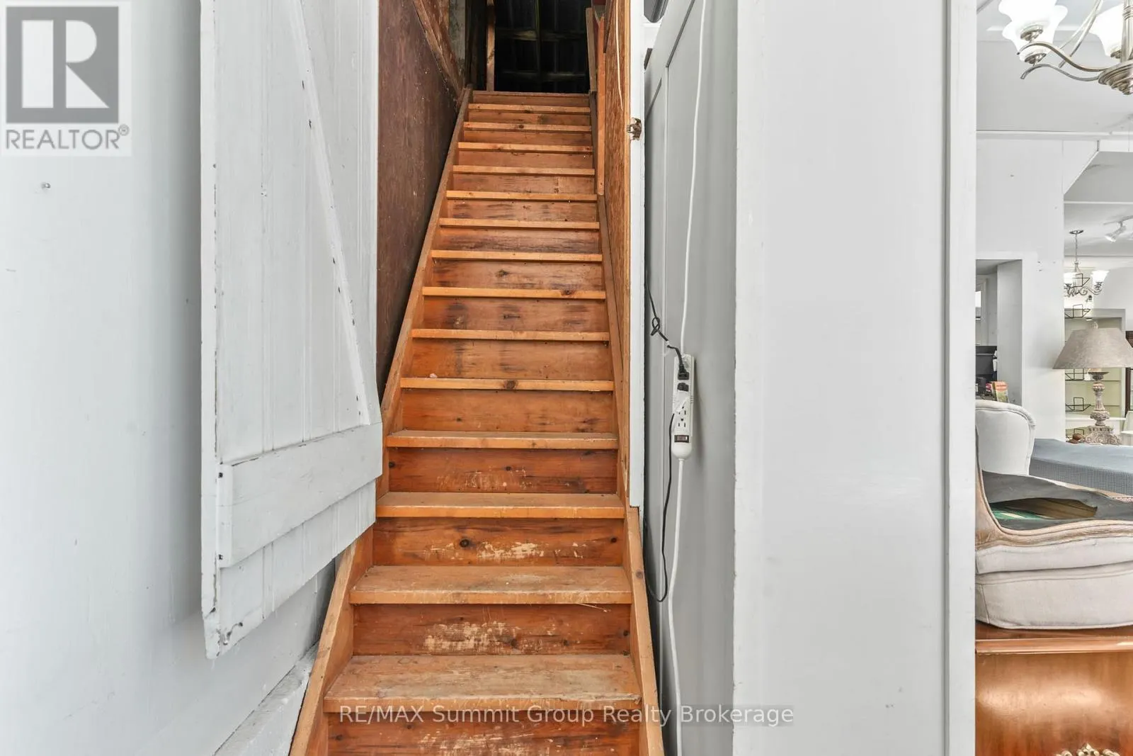 115 WELLINGTON STREET