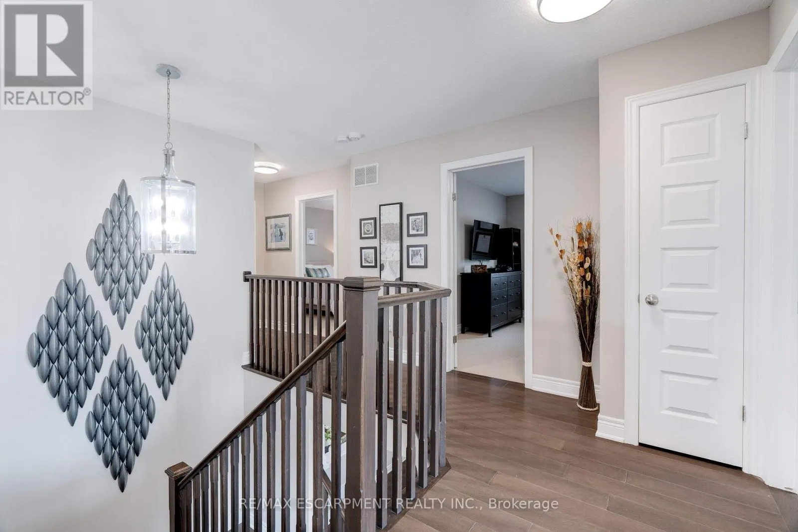 13 BIGGAR CRESCENT