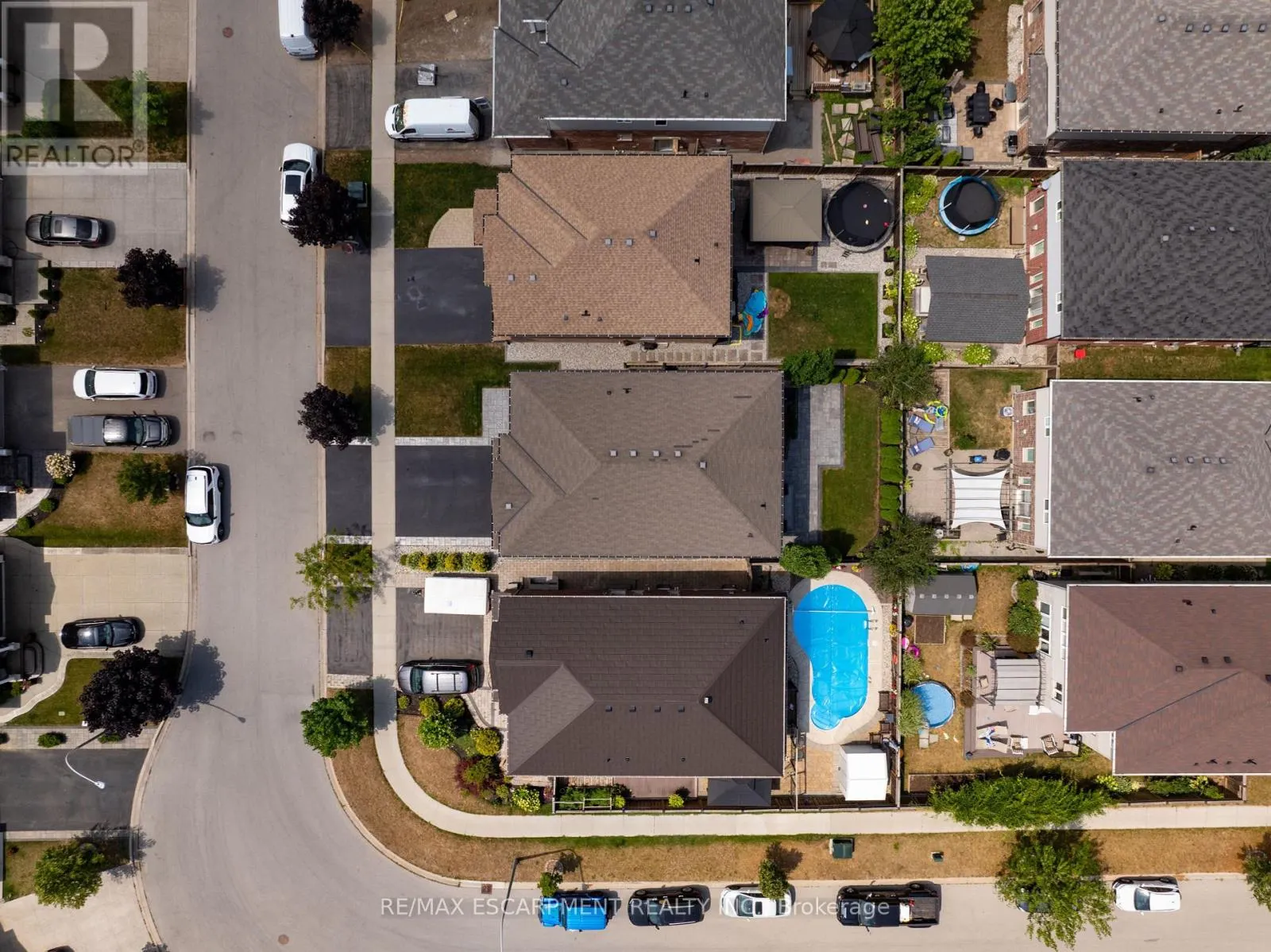 13 BIGGAR CRESCENT