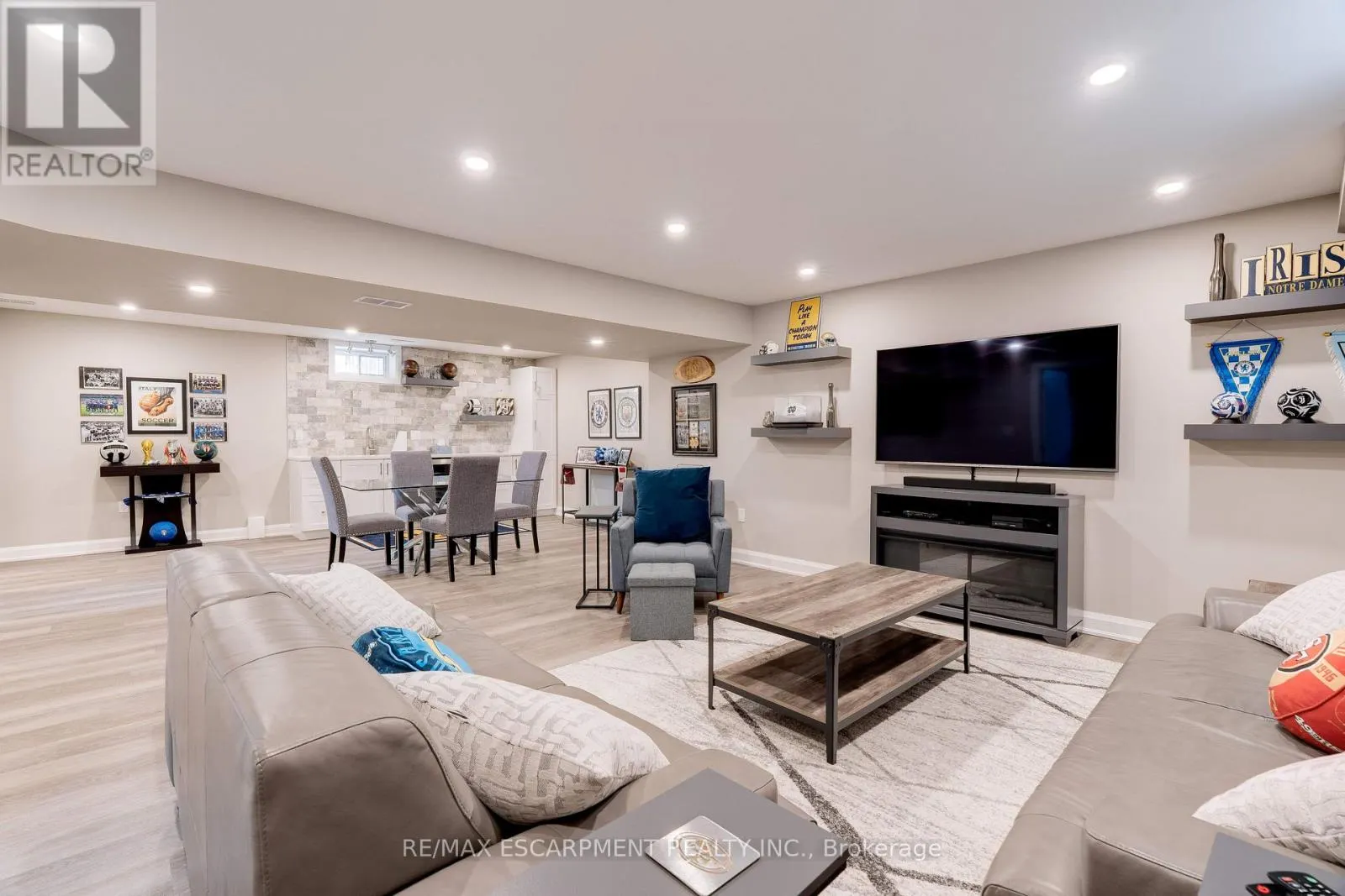 13 BIGGAR CRESCENT