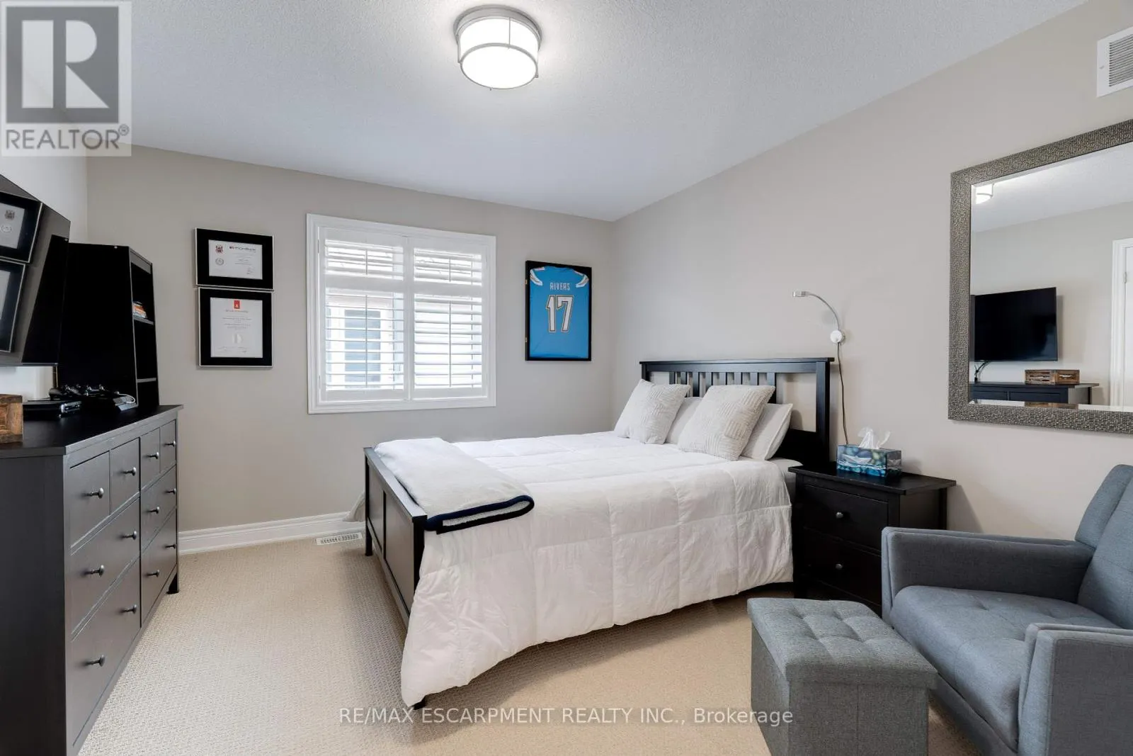 13 BIGGAR CRESCENT