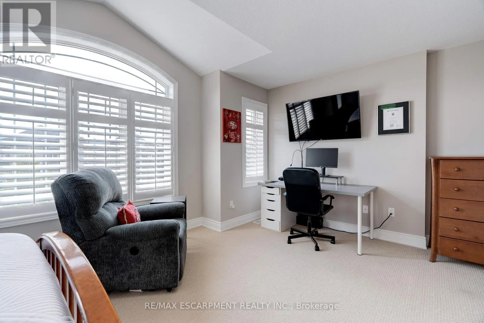 13 BIGGAR CRESCENT